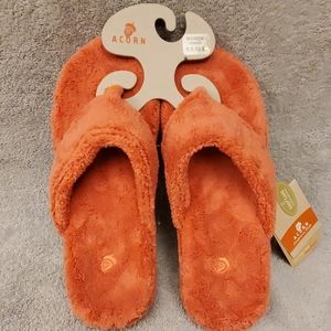 Acorn spa slippers with contoured footbed